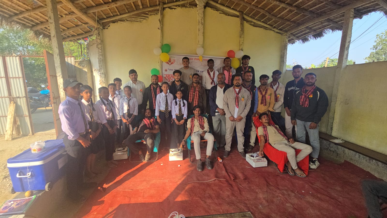 शहीद नगरपालिका १ बलाबाखरमा “रक्तदान जीवनदान, महादान” भन्ने नाराका खुल्ला रक्तदान