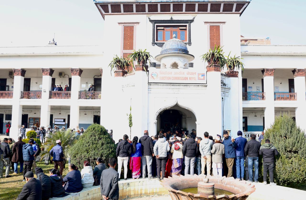 कांग्रेस विवाद : देउवा पक्षका नेताहरू निर्वाचन आयोगमा, आयोग घेर्ने तयारीमा तरुण दल