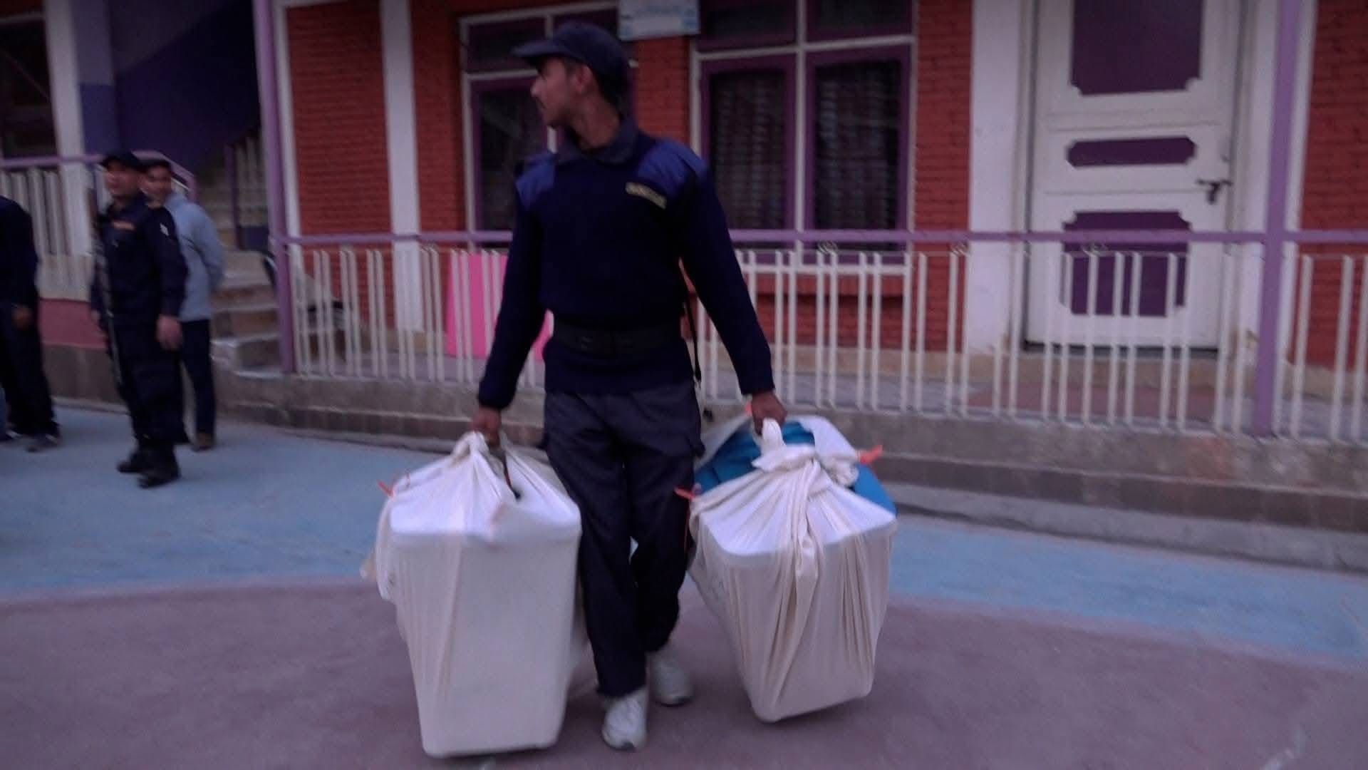 धनुषामा ६३.५२ प्रतिशत मतदान