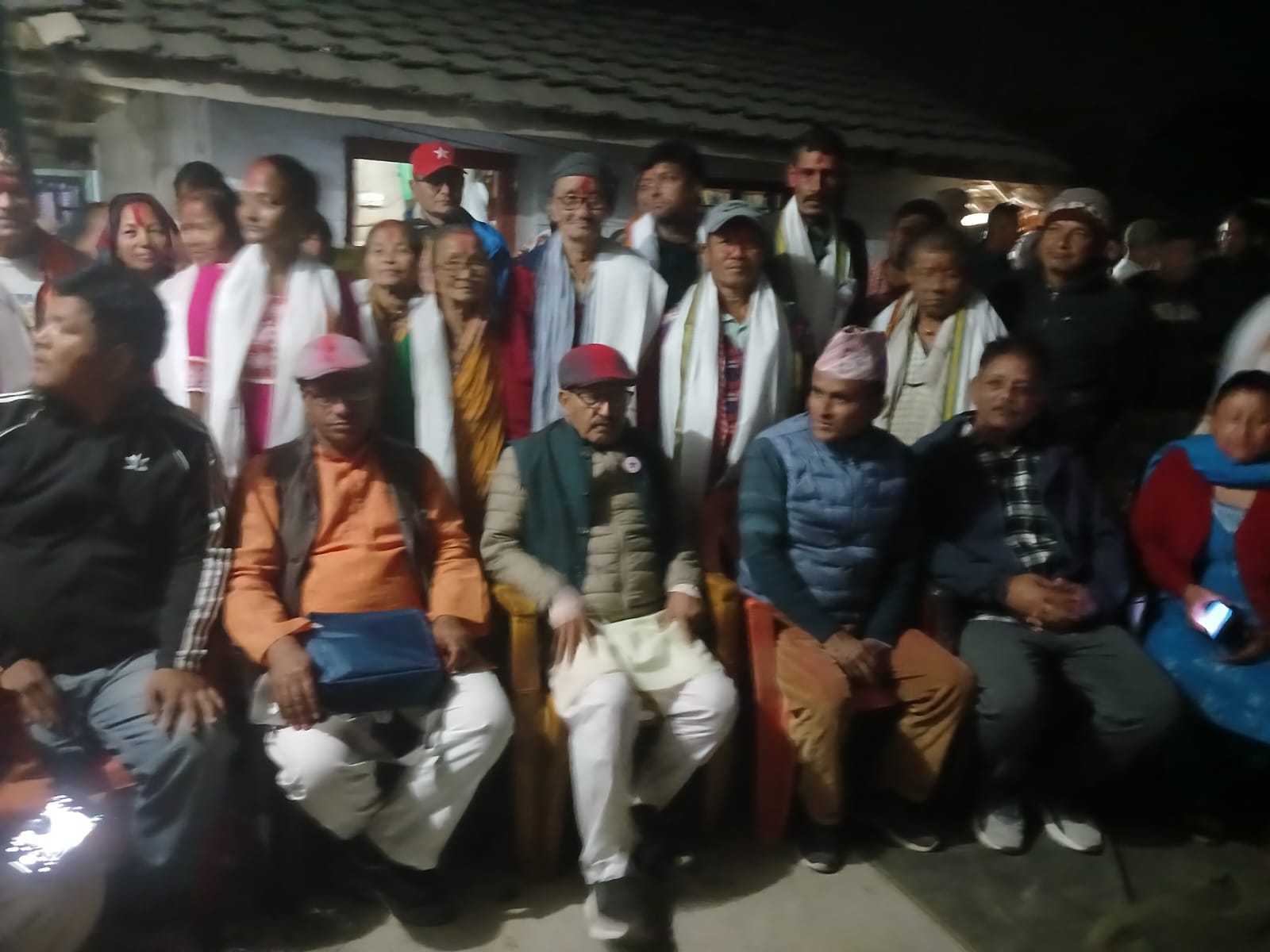 बर्दिबास ६ कृष्णपुरमा एमालेका ३१ जना नेकपा प्रवेश