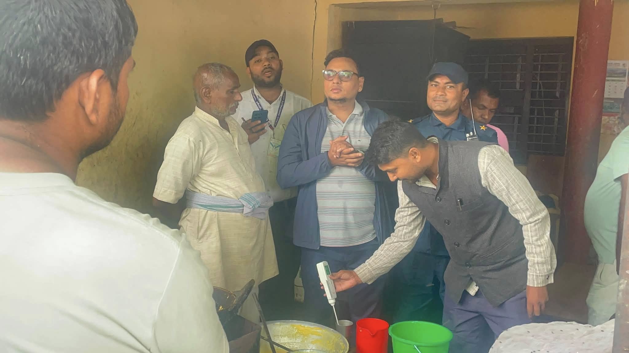 औरही बजार अनुगमनमा व्यापक अनियमितता,म्याद गुज्रिएका खाद्य पदार्थ फेला