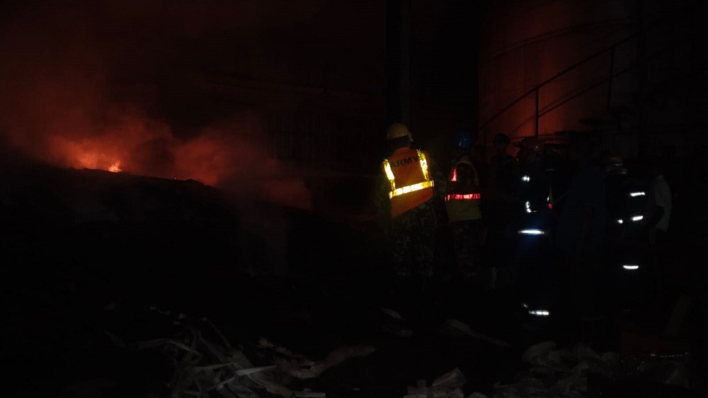 ढल्केवरमा उद्योगमा भीषण आगलागी,करिब १५ करोड क्षति