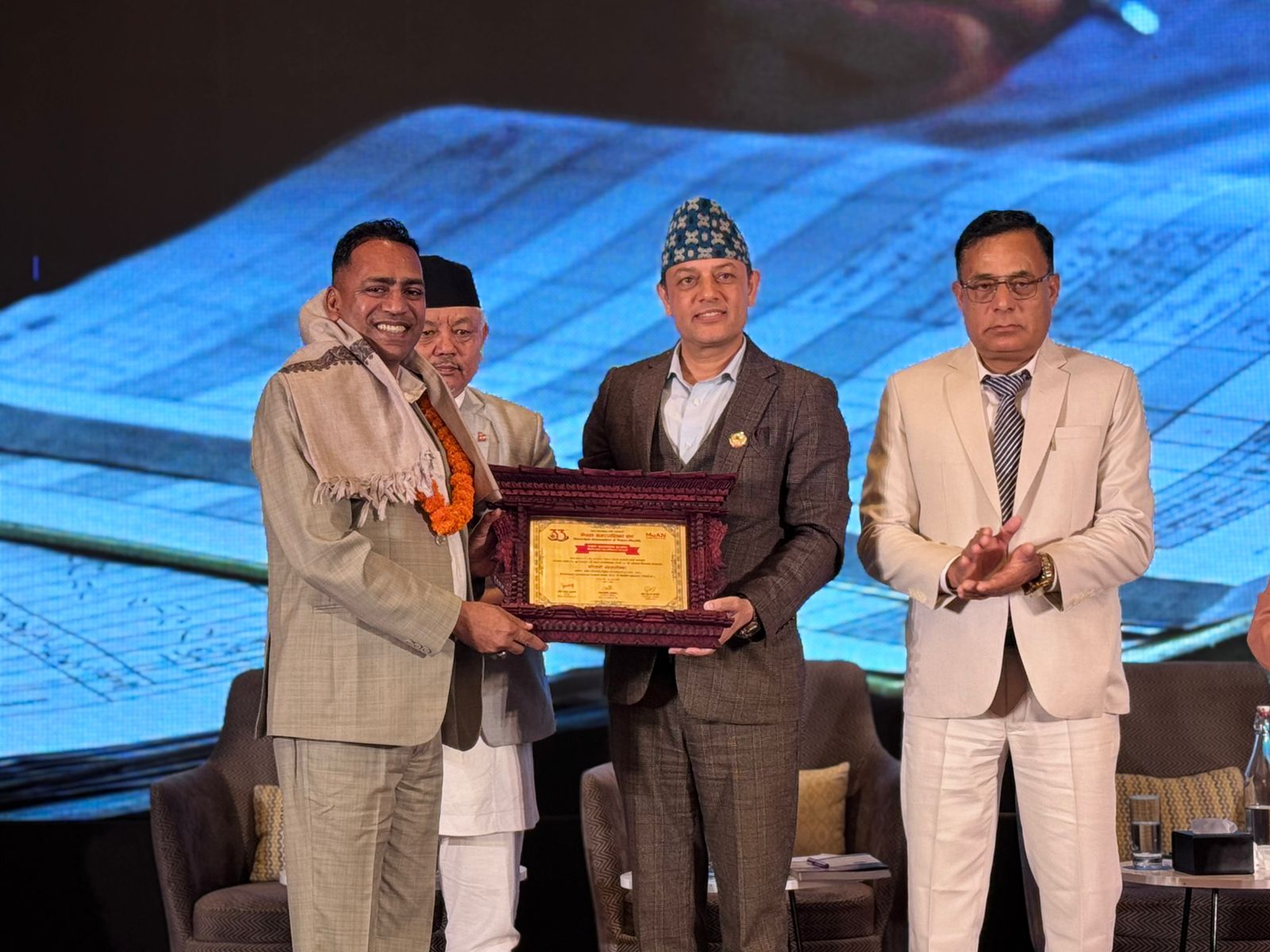 सामाजिक विकासतर्फ उत्कृष्ट नगरपालिका सम्मानबाट मटिहानी नगरपालिका सम्मानित