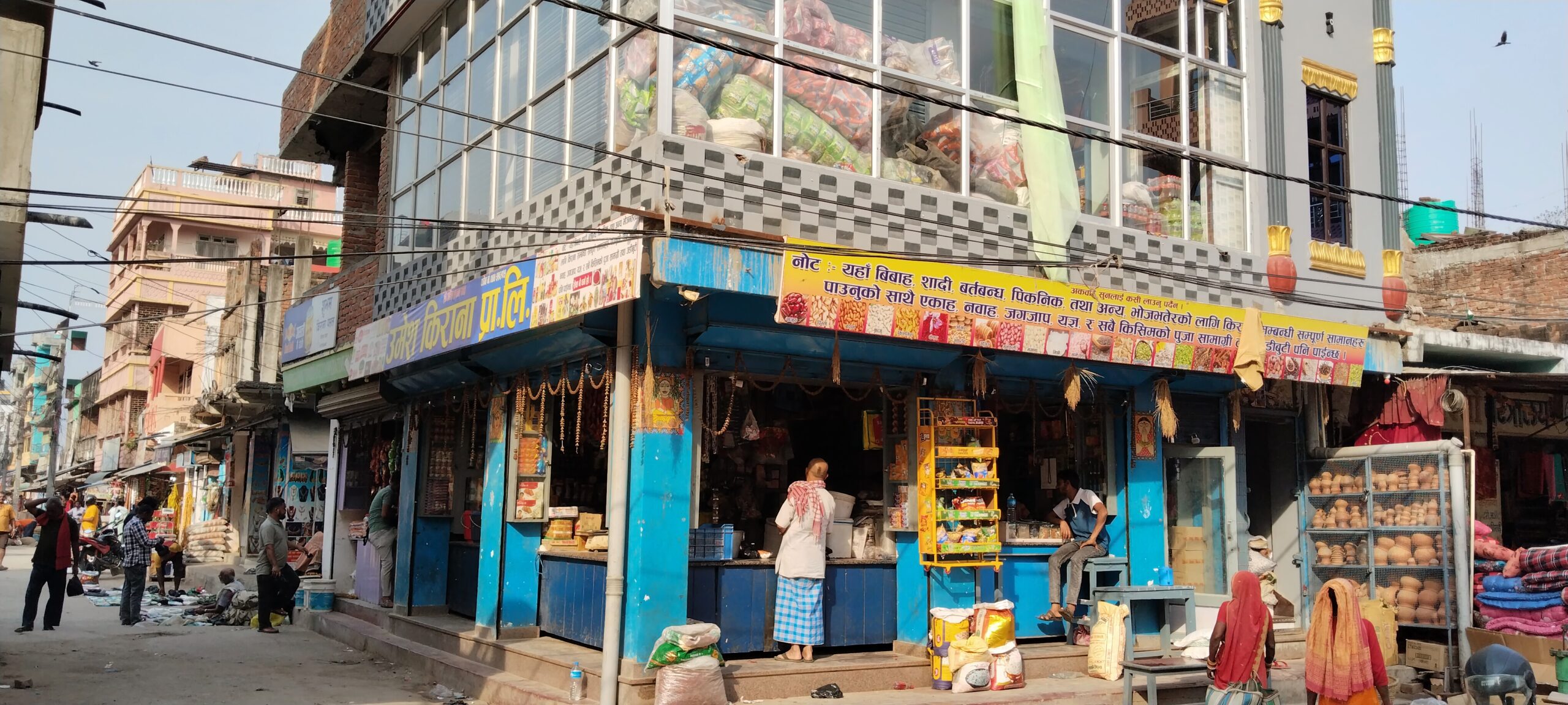 गौशाला : छाप्रो हटाउँदै उमेश किराना पसलले देखायो उदाहरण