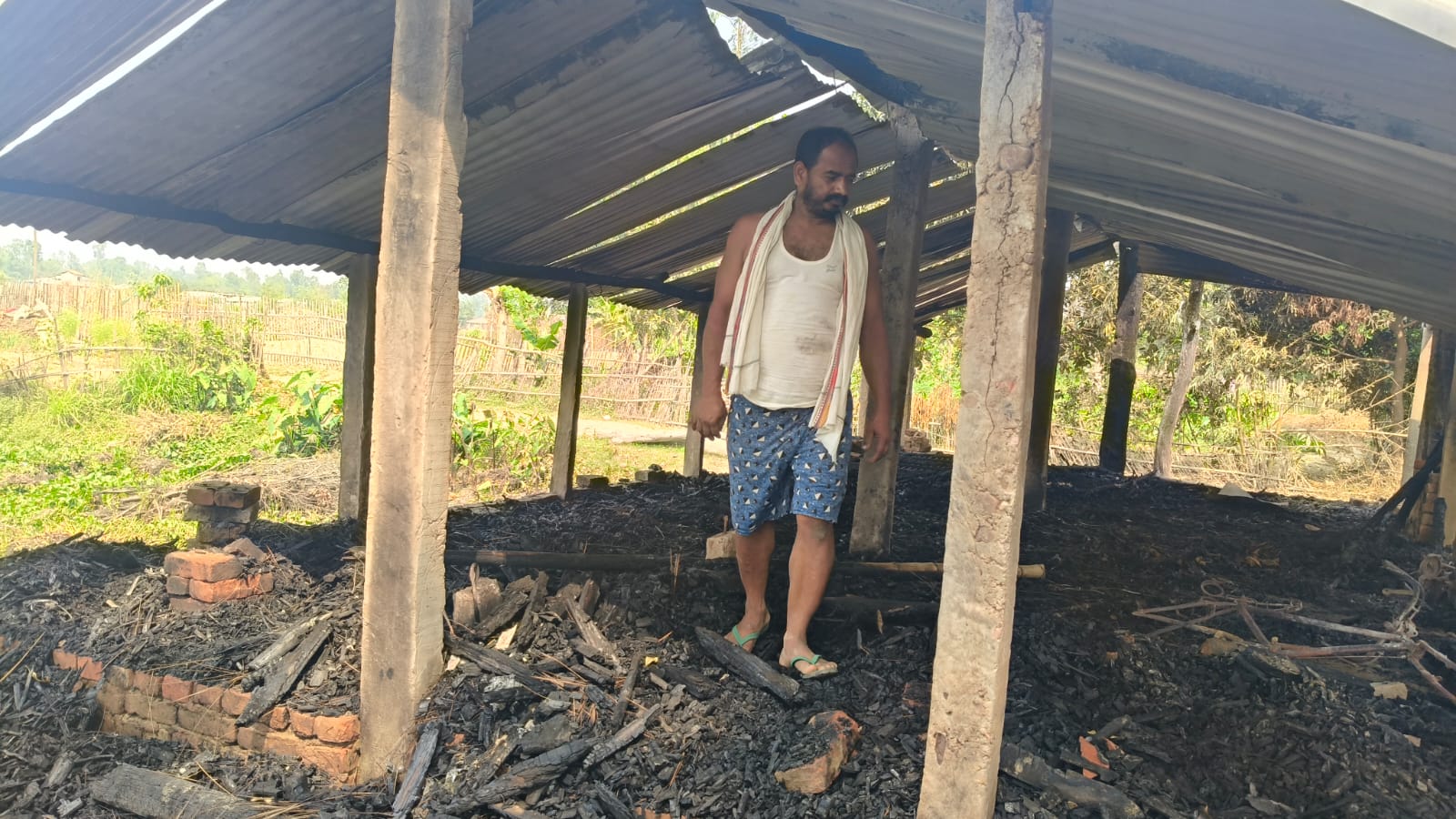 महोत्तरीमा सुर्ती फर्ममा आगजनी, करिब २० लाख रुपैयाँ बराबरको क्षति