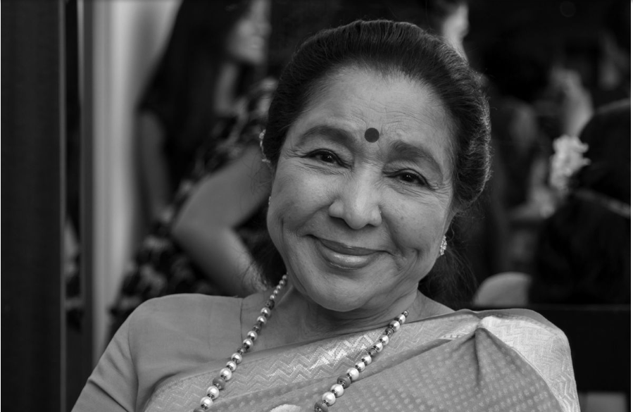 भारतीय सङ्गीतकी महान् गायिका आशा भोसलेको ९२ वर्षको उमेरमा निधन