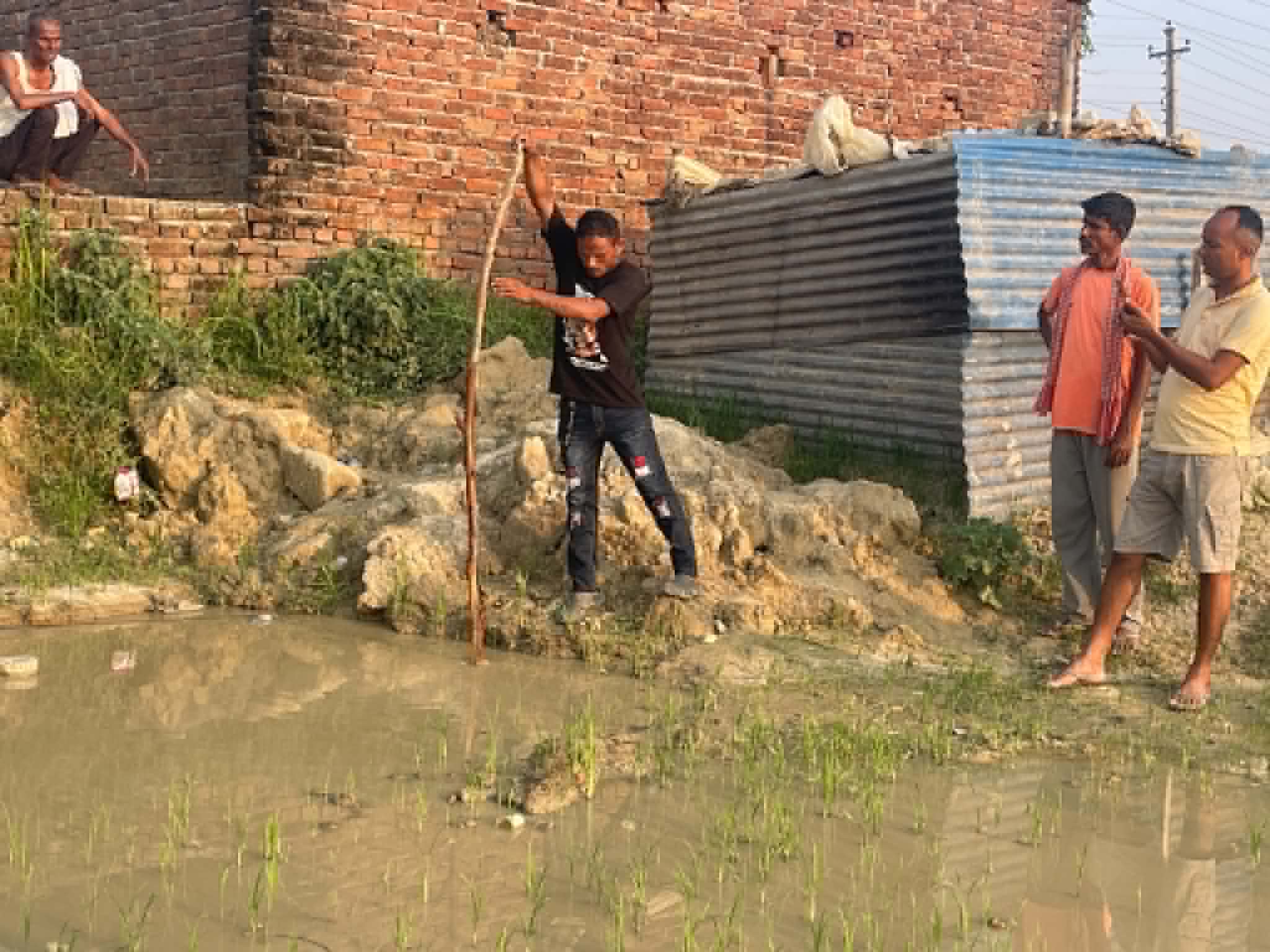 खाल्डोमा जमेको पानीमा डुबेर एक दुई वर्षीय बालकको मृत्यु