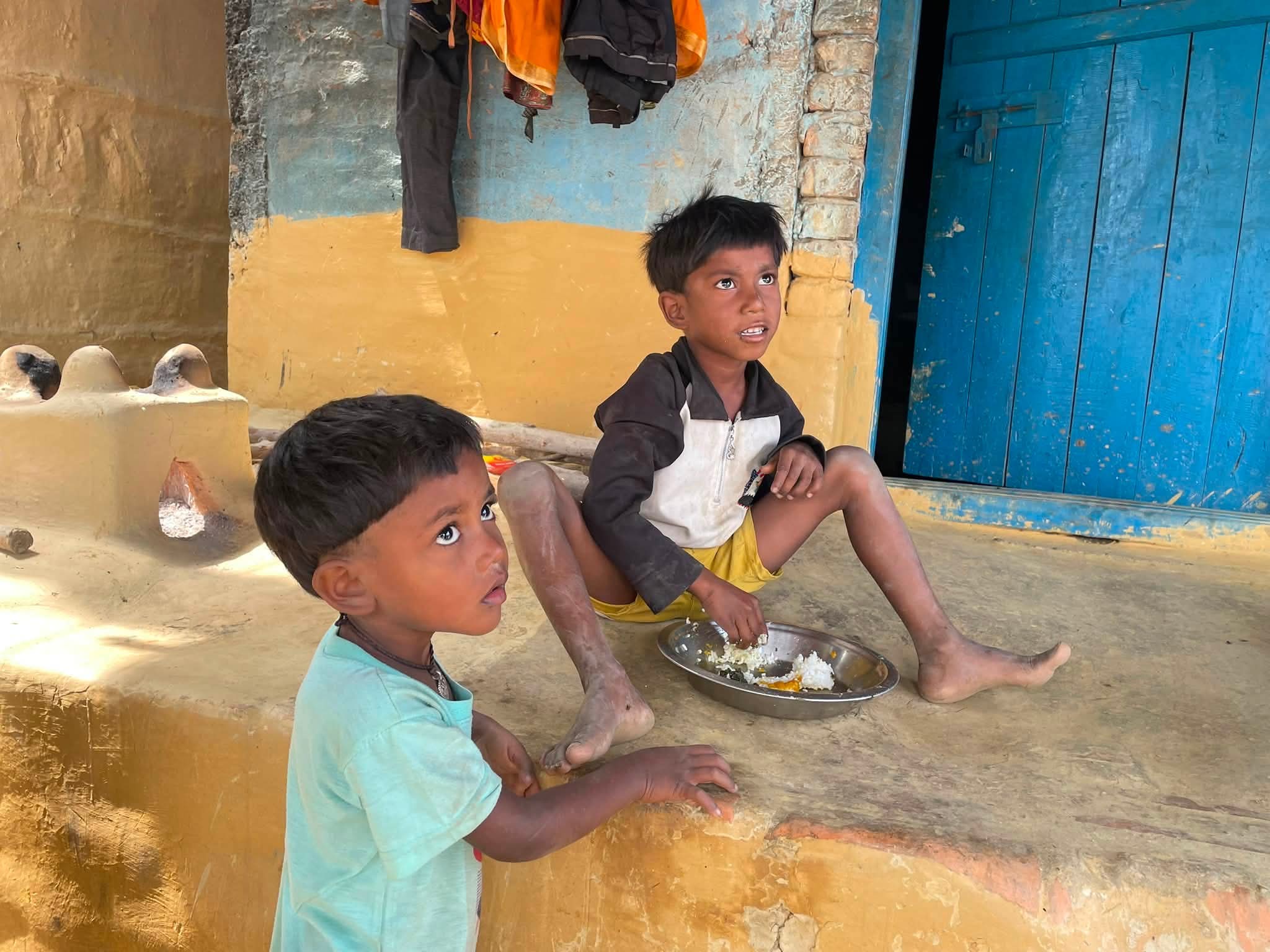 फुलवरियामा भर्ना अभियानबीच बालबालिकाको मार्मिक यथार्थ उजागर