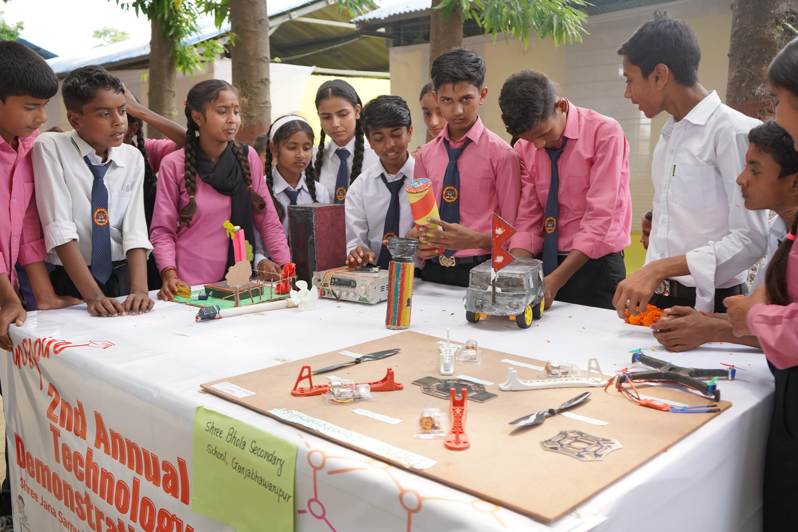 मधेशका विद्यार्थीमा समालोचनात्मक सोच र नवप्रवर्तन विकास गर्न मेकर र टेक स्पेस स्थापना