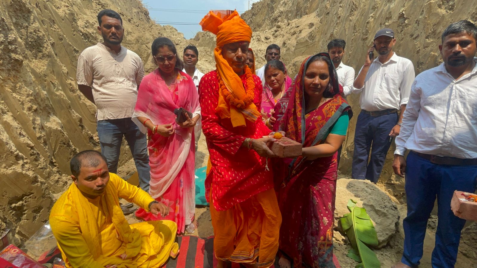 औरही नगरपालिकाको प्रशासनिक भवन शिलान्यास(तस्वीरहरु सहित)