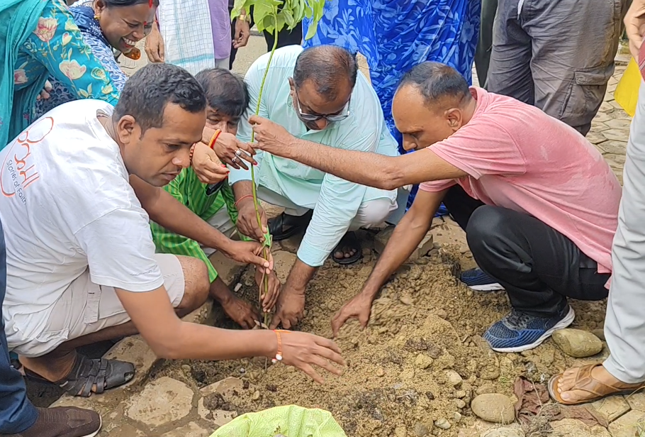 जनकपुरधामलाई हरियाली बनाउन दुई हजार वृक्षारोपण