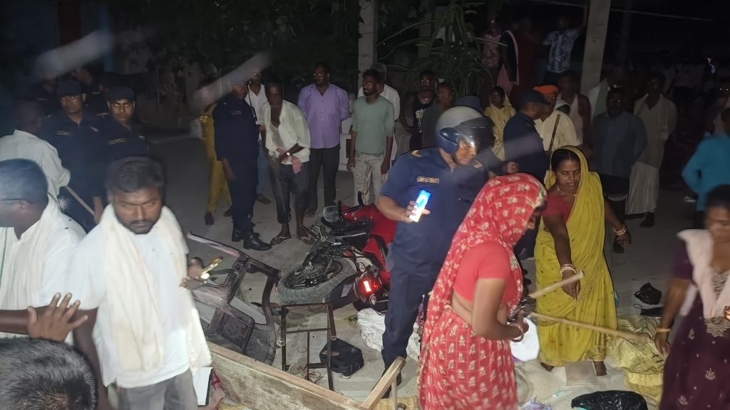 बर्दिवासमा एक महिलाको रहस्यमय मृत्युपछि तनाव, माइती पक्षद्वारा घरमा तोडफोड