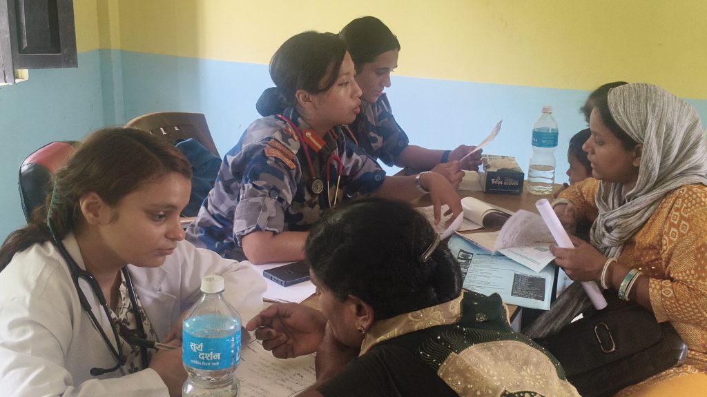 सीमावर्ती क्षेत्रमा निःशुल्क स्वास्थ्य शिविर, सयौँ नागरिक लाभान्वित