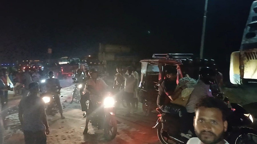 जलेश्वर–जनकपुर सडकखण्डको निर्माणाधीन पुलका कारण सवारी आवागमन प्रभावित