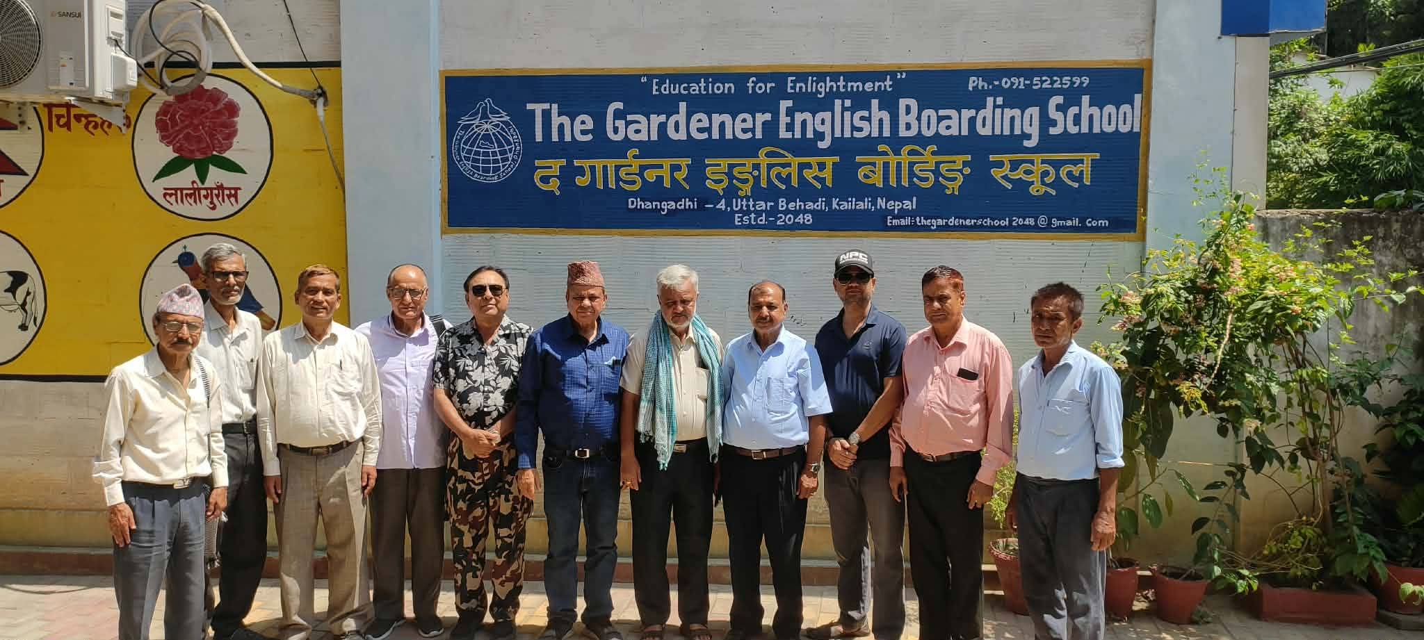 देश दर्शन यात्रामा निस्किए विराट साहित्य संगमको टोली