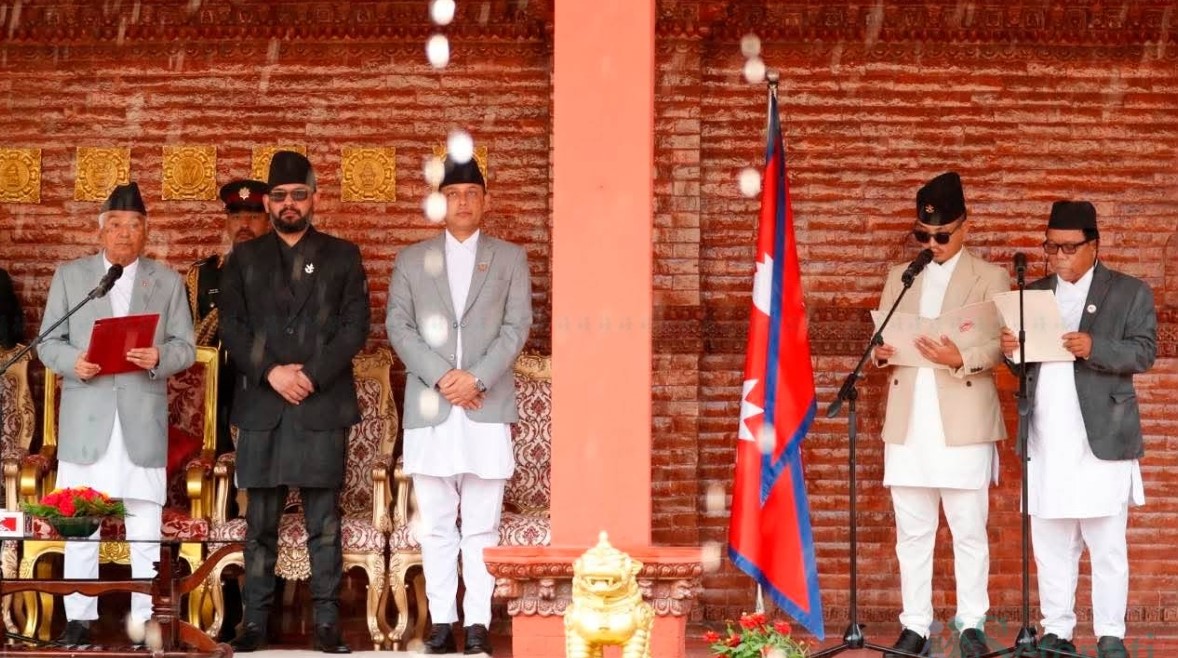 सुधन गुरुङ र महावीर पुनले लिए पद तथा गोपनियताको सपथ