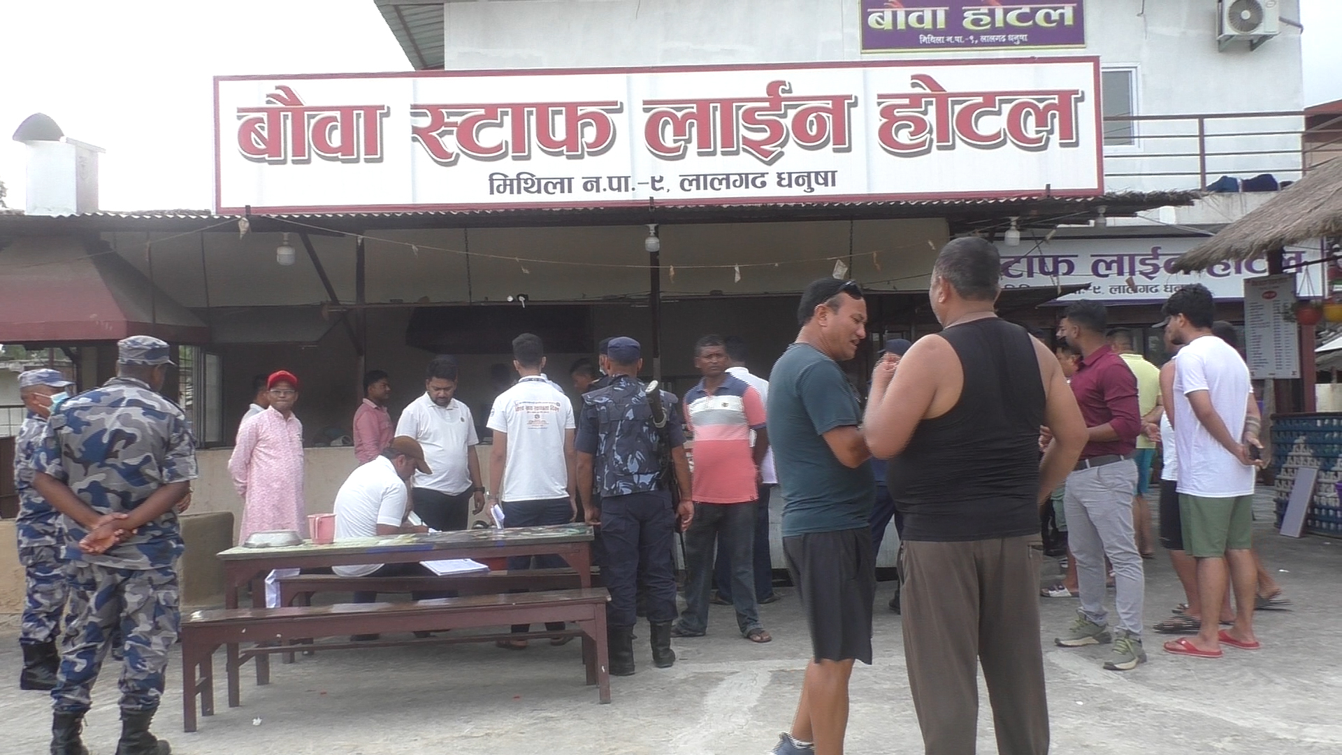 धनुषामा होटल अनुगमन : अखाद्य सामग्री नष्ट, एक होटललाई २५ हजार रुपैयाँ जरिवाना