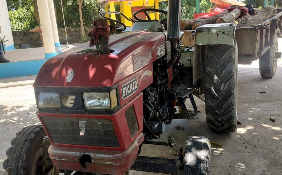 अवैध सालको काठसहित ट्याक्टर नियन्त्रणमा, चालक फरार