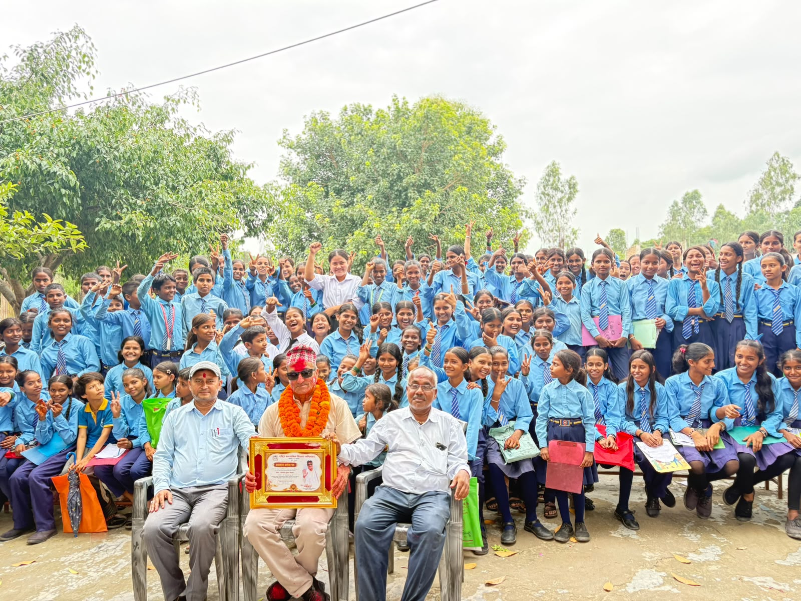 ३६ वर्ष शिक्षण र खेलकुदमा बिताएका शिक्षक गौतम सम्मानसहित बिदाइ