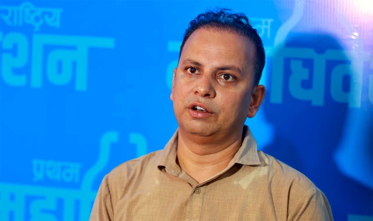 गाडी पार्किङ आतंकमा बोले मनिष झा–यस्तो बचपना देखाएर राजकाज चल्छ ?