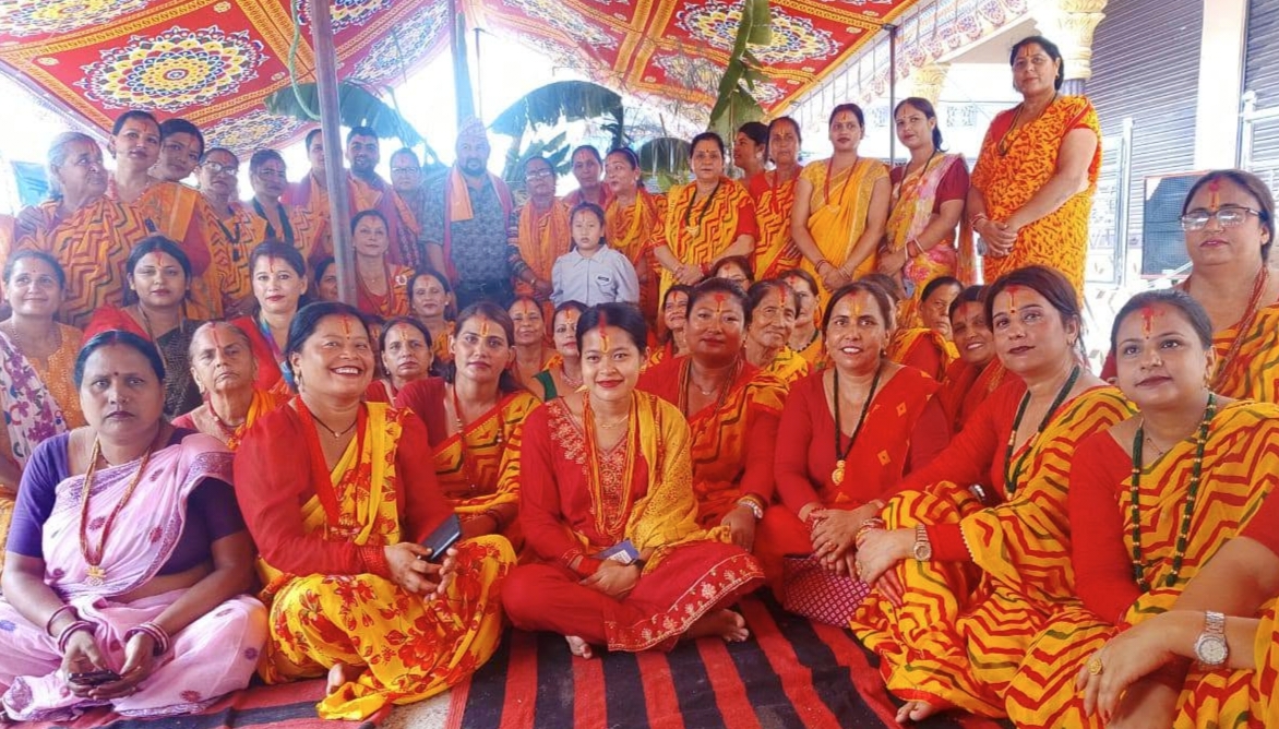 तीजको दर कार्यक्रम नगरी एकादशी महिला समूहले बाढीपीडितलाई ५५ हजार सहयोग