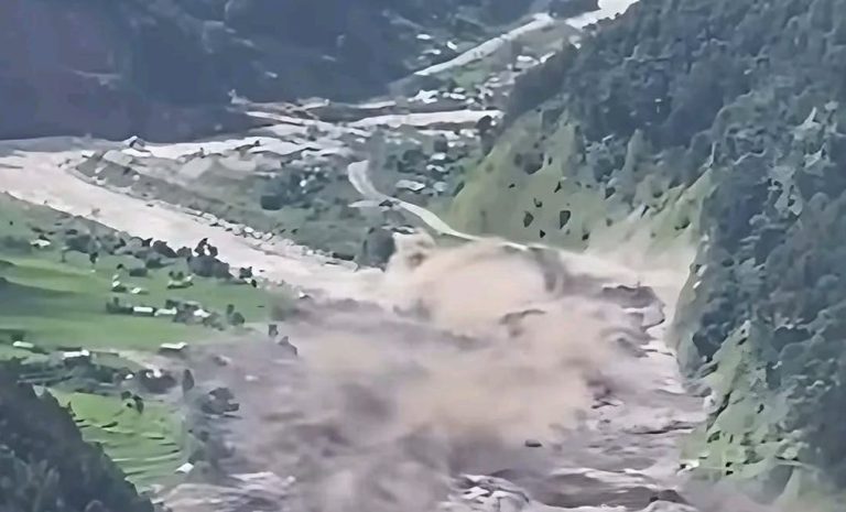 भोटेकोशी बाढी : महोत्तरीका १८ जना सम्पर्कविहीन