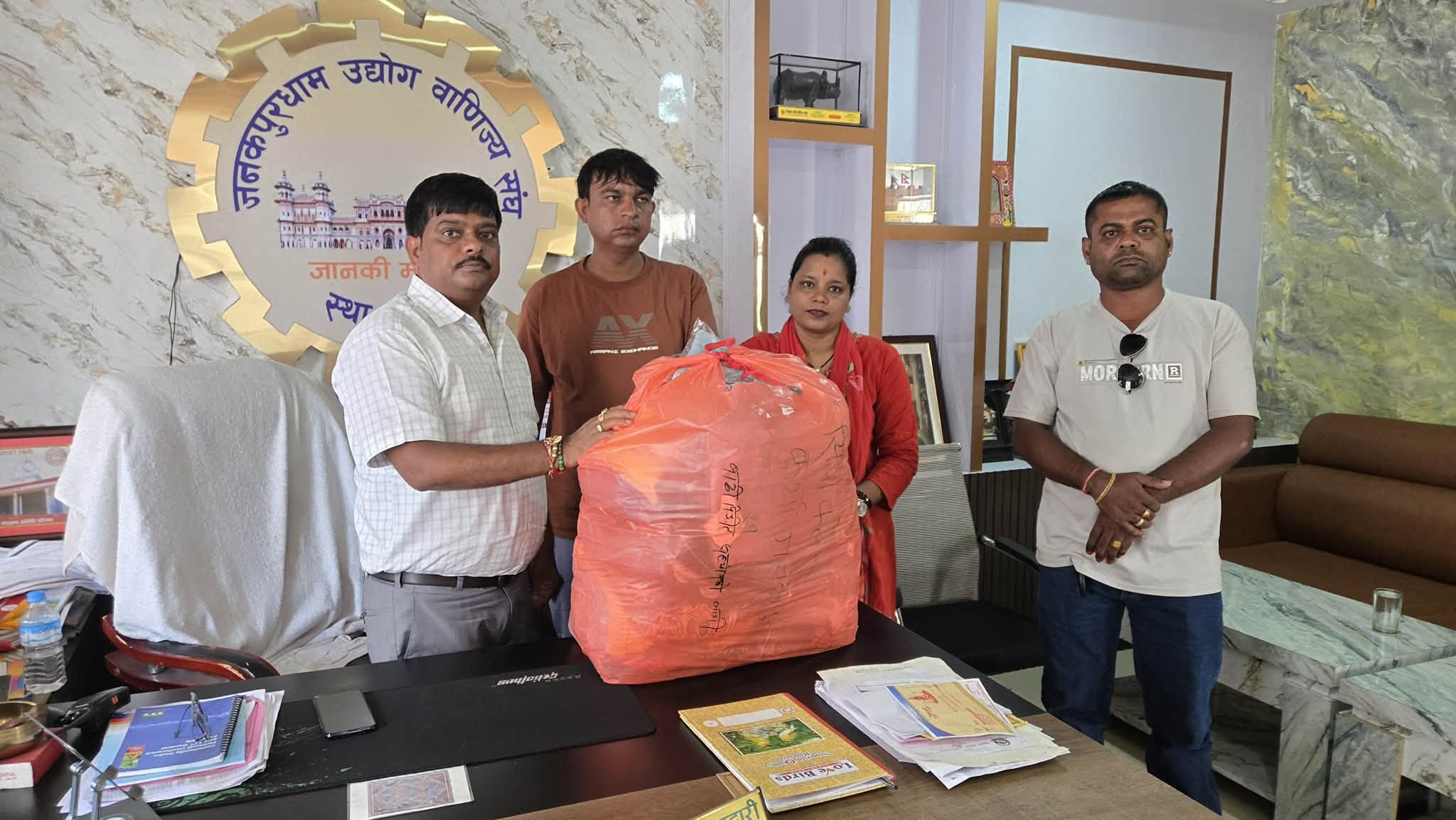 बाढीपीडितको सहयोगमा जनकपुरधामका व्यवसायी एकजुट