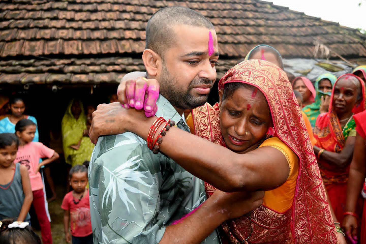 हरेक सेकेन्ड बाँच्न गरिएको असम्भव संघर्ष गरेका प्राविधिक सञ्जय साह घर फर्किए
