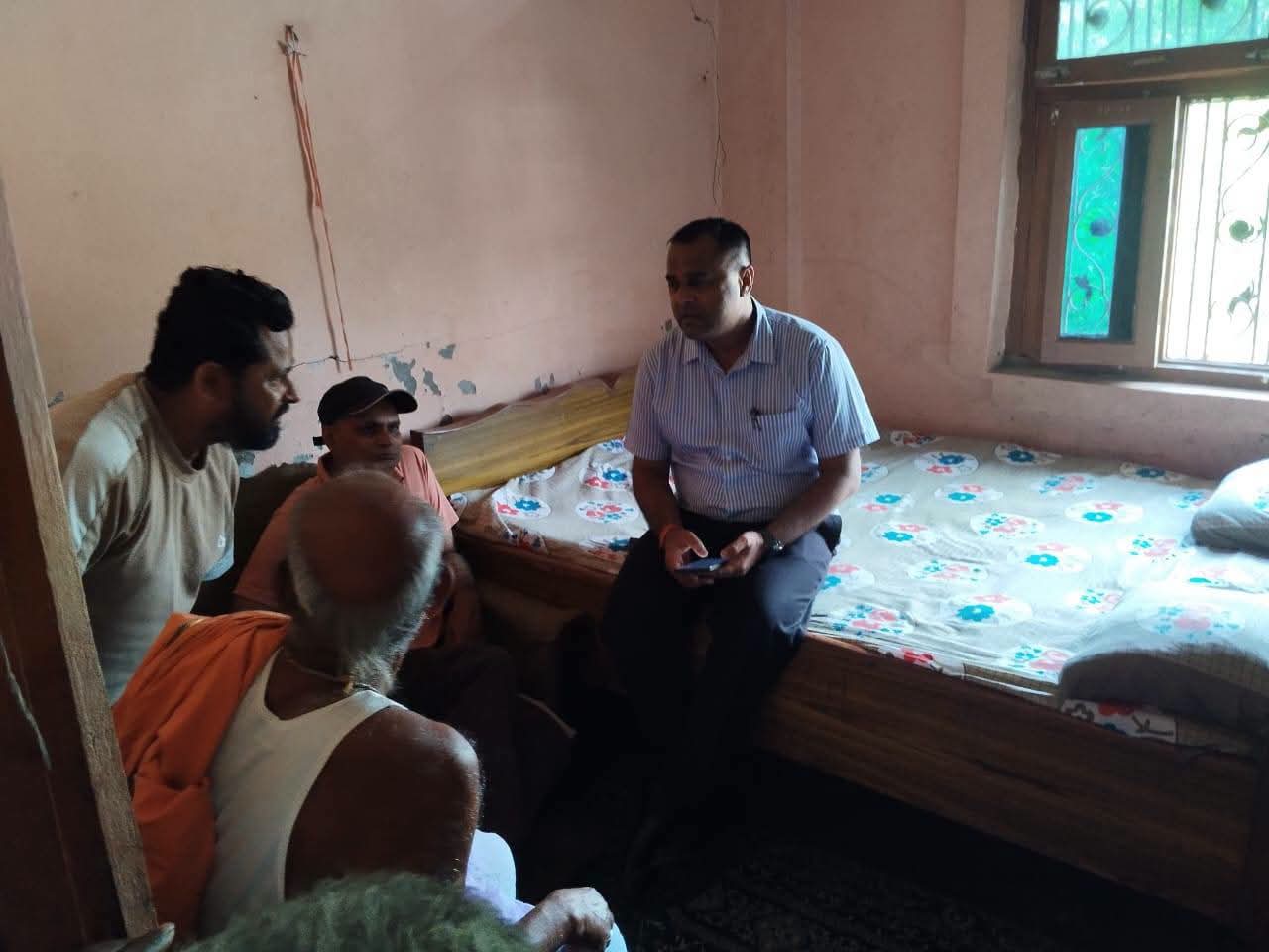 रसुवा बाढीमा बेपत्ता महोत्तरीका परिवारसँग सुरक्षा समितिको स्थलगत भेट