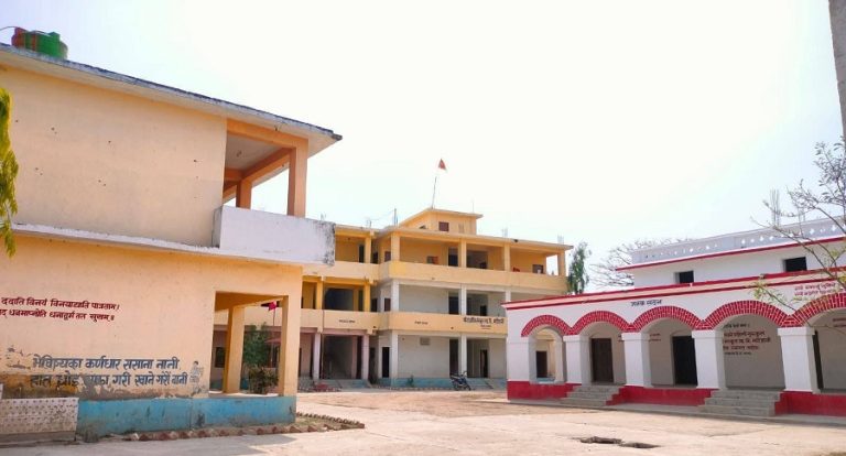 मटिहानी गुरुकुलको मानवीय संकल्प : रसुवाका १० छात्रलाई कक्षा १२ सम्म निःशुल्क शिक्षा