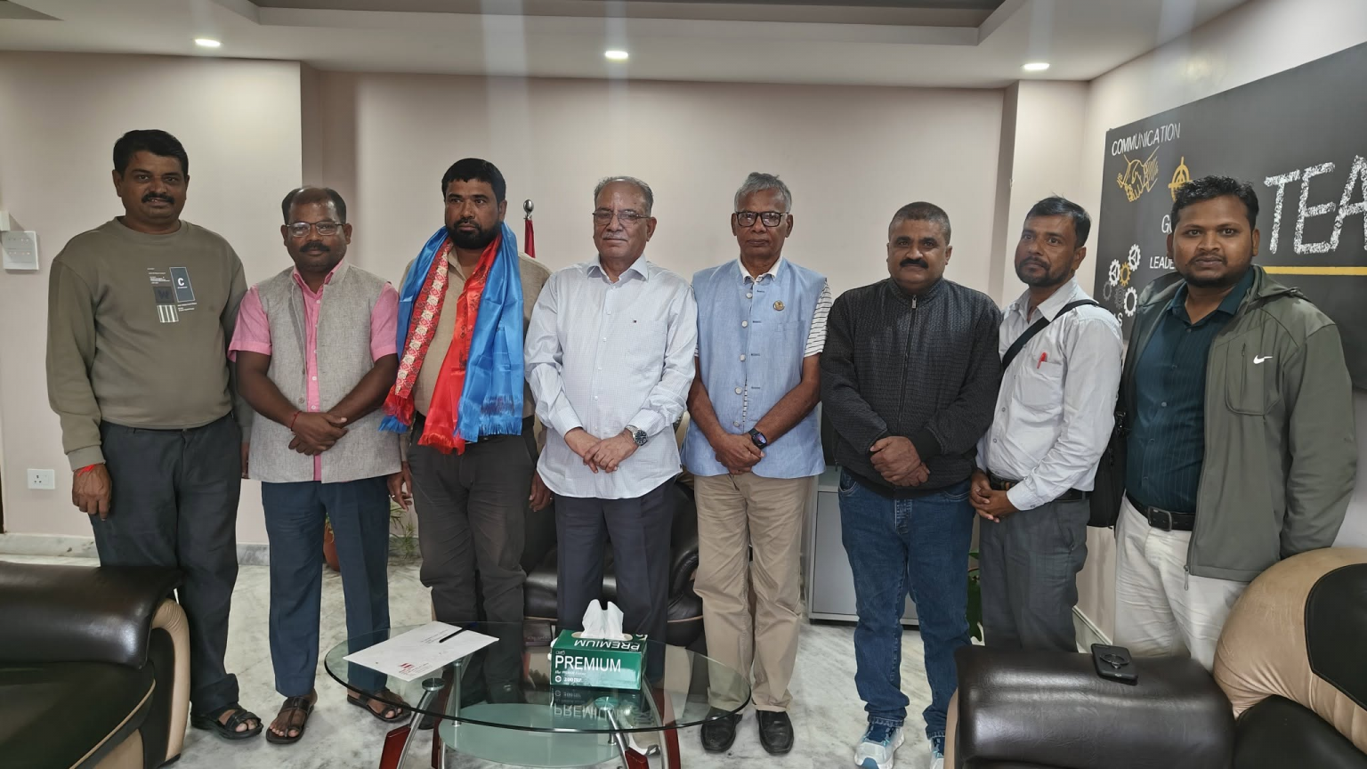 एमाले नेता आलमलाई प्रचण्डले नेकपामा भित्र्याए