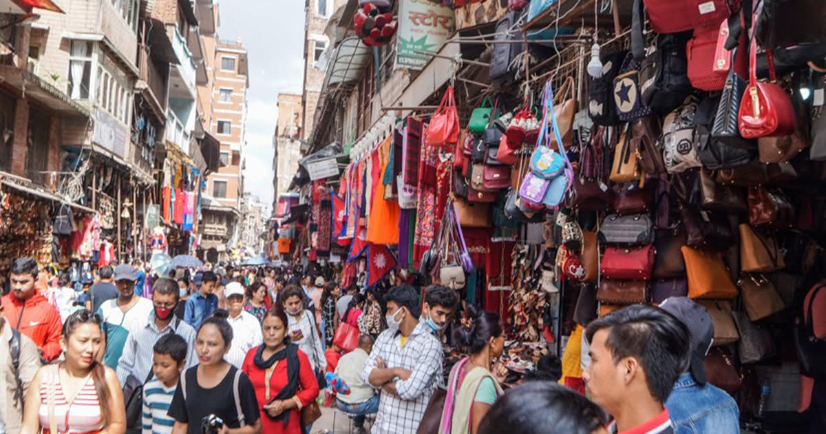 चाडपर्वले चलायमान बन्दै अर्थतन्त्र,बजारमा बढ्यो किनमेल