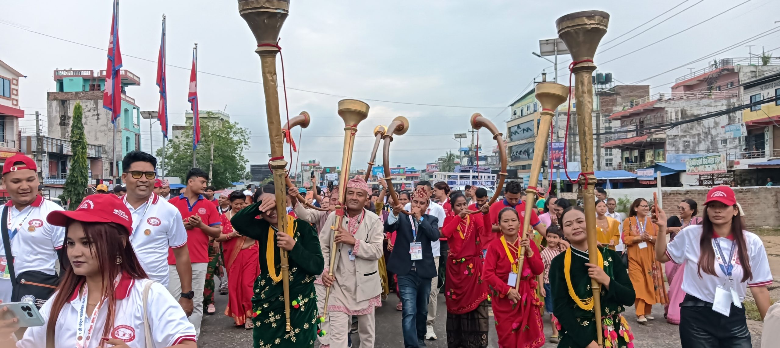बर्दिबासमा लोकदोहोरीको रौनक, देशभरका कलाकारको जमघट: रजत जयन्तीको अवसरमा पहिलोपटक मधेशमा राष्ट्रिय महाधिवेशन, नयाँ नेतृत्व चयन गरिँदै