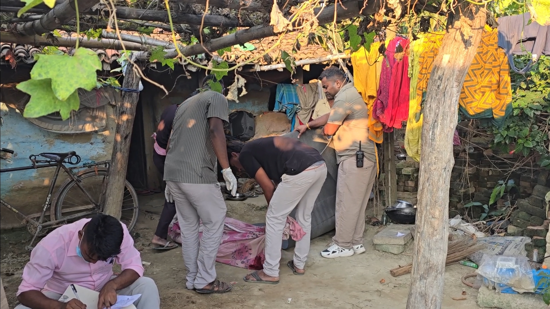 महोत्तरीमा घरभित्रै महिला मृत फेला,हत्याको आशङ्कामा अनुसन्धान सुरु