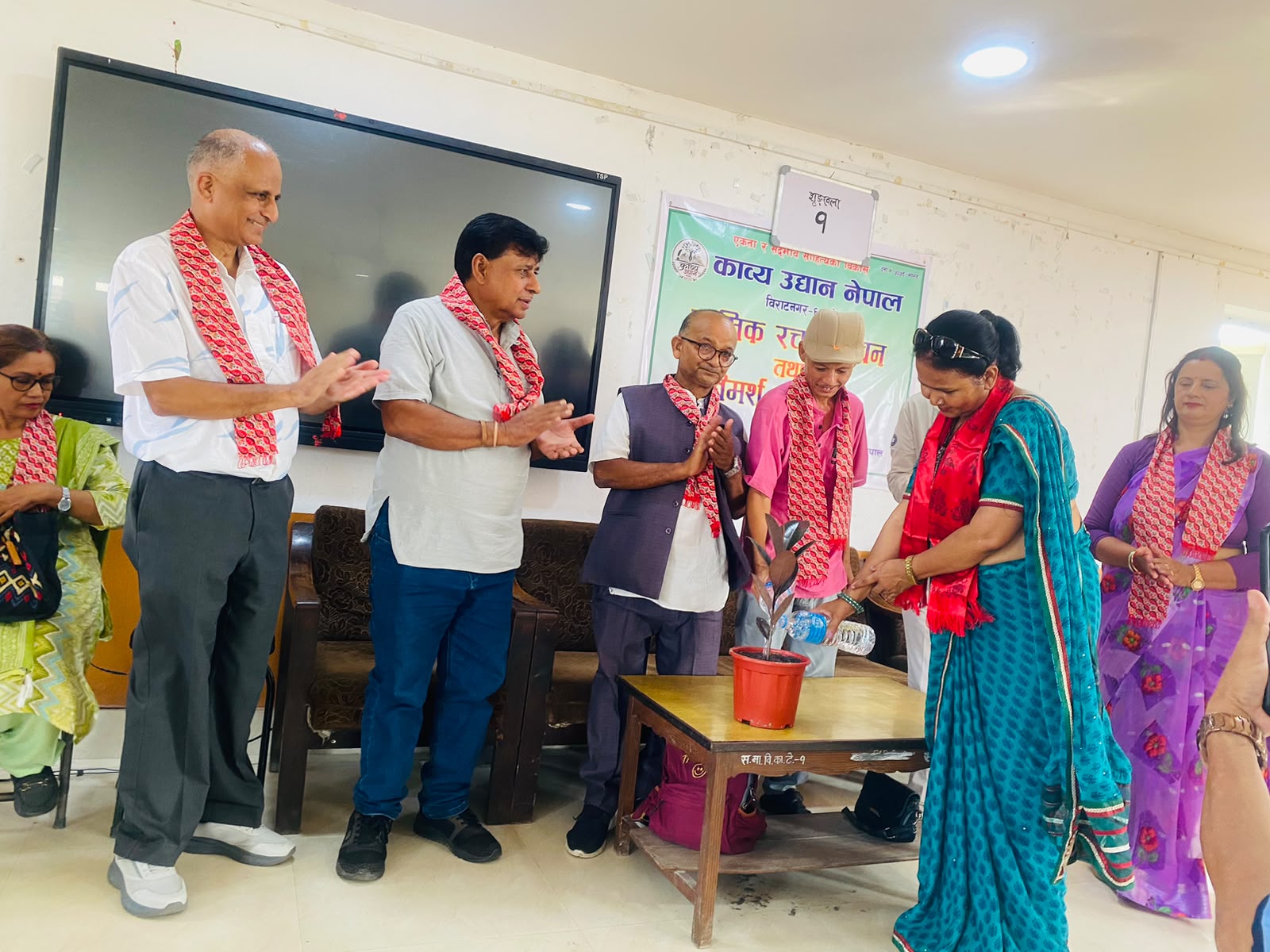 काव्य उद्यान नेपालको पहिलो मासिक रचना वाचन तथा विमर्शले ततायो विराटनगरको साहित्यिक माहोल